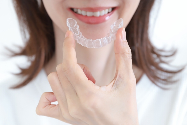「形状記憶マウスピース型矯正」とは?従来の方法との違いを解説