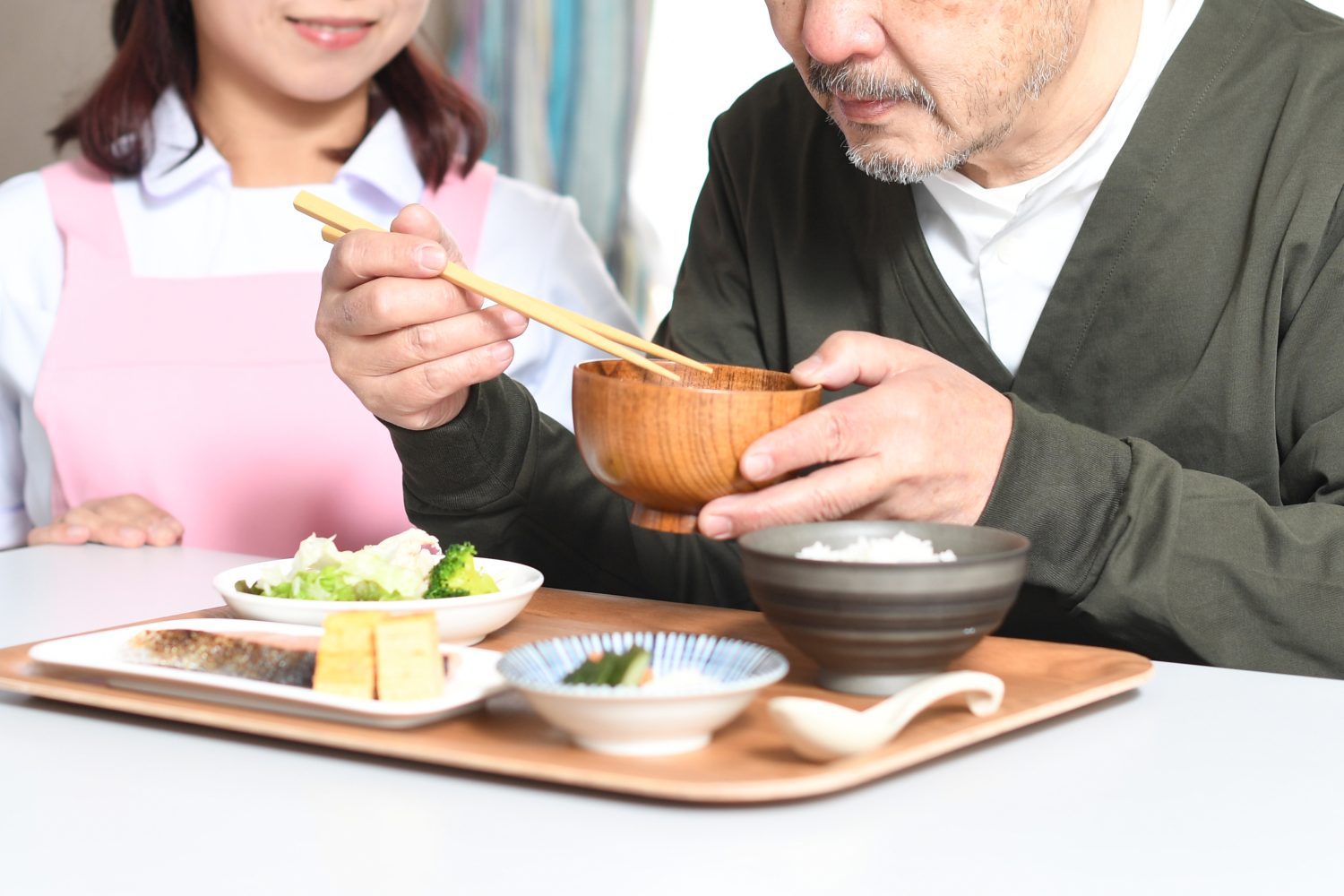 介護における水分補給の注意点