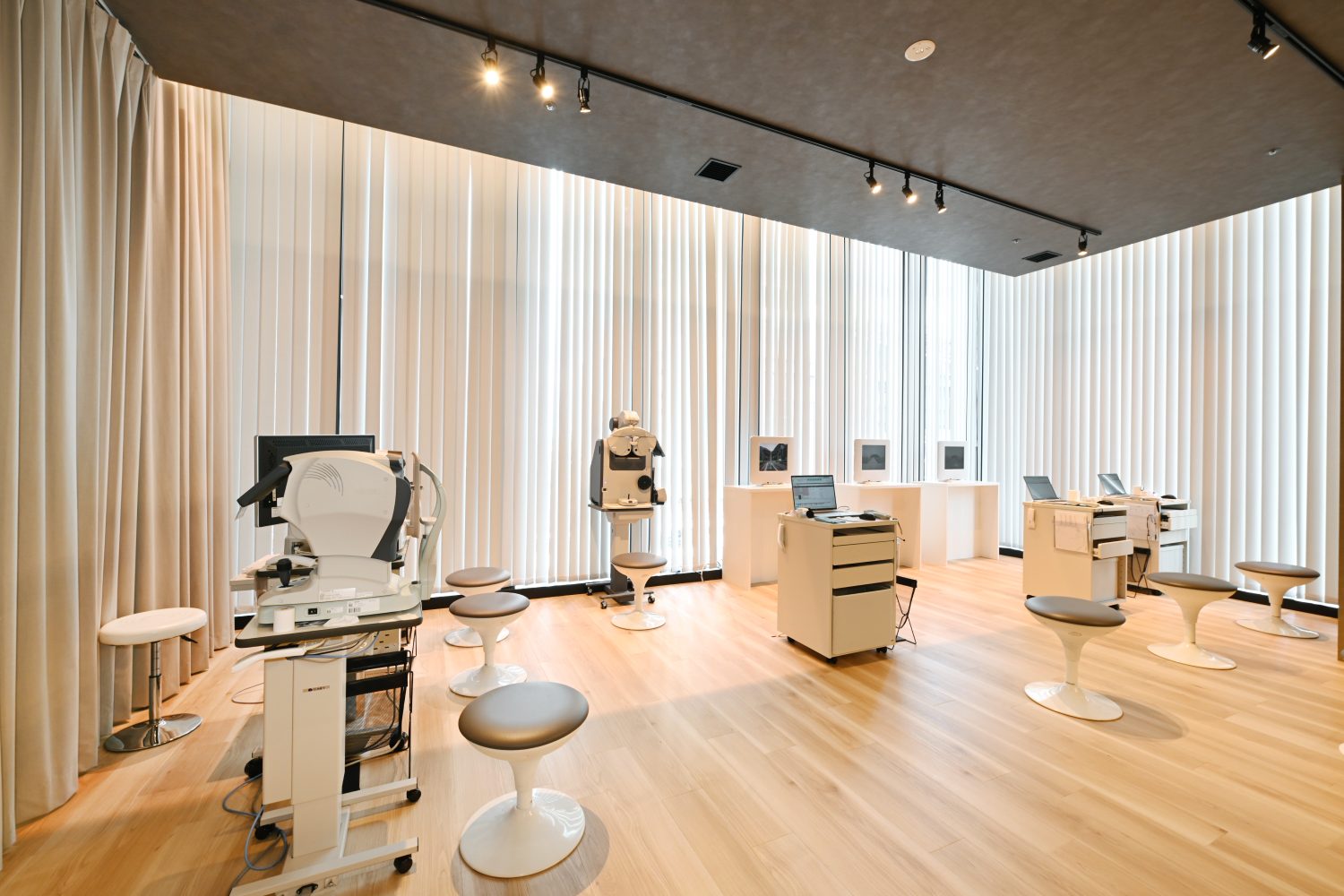 ICLクリニックKITTE大阪photo