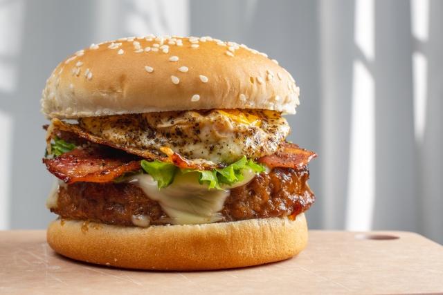 逆流性食道炎で食べてはいけないものや避けたい食習慣