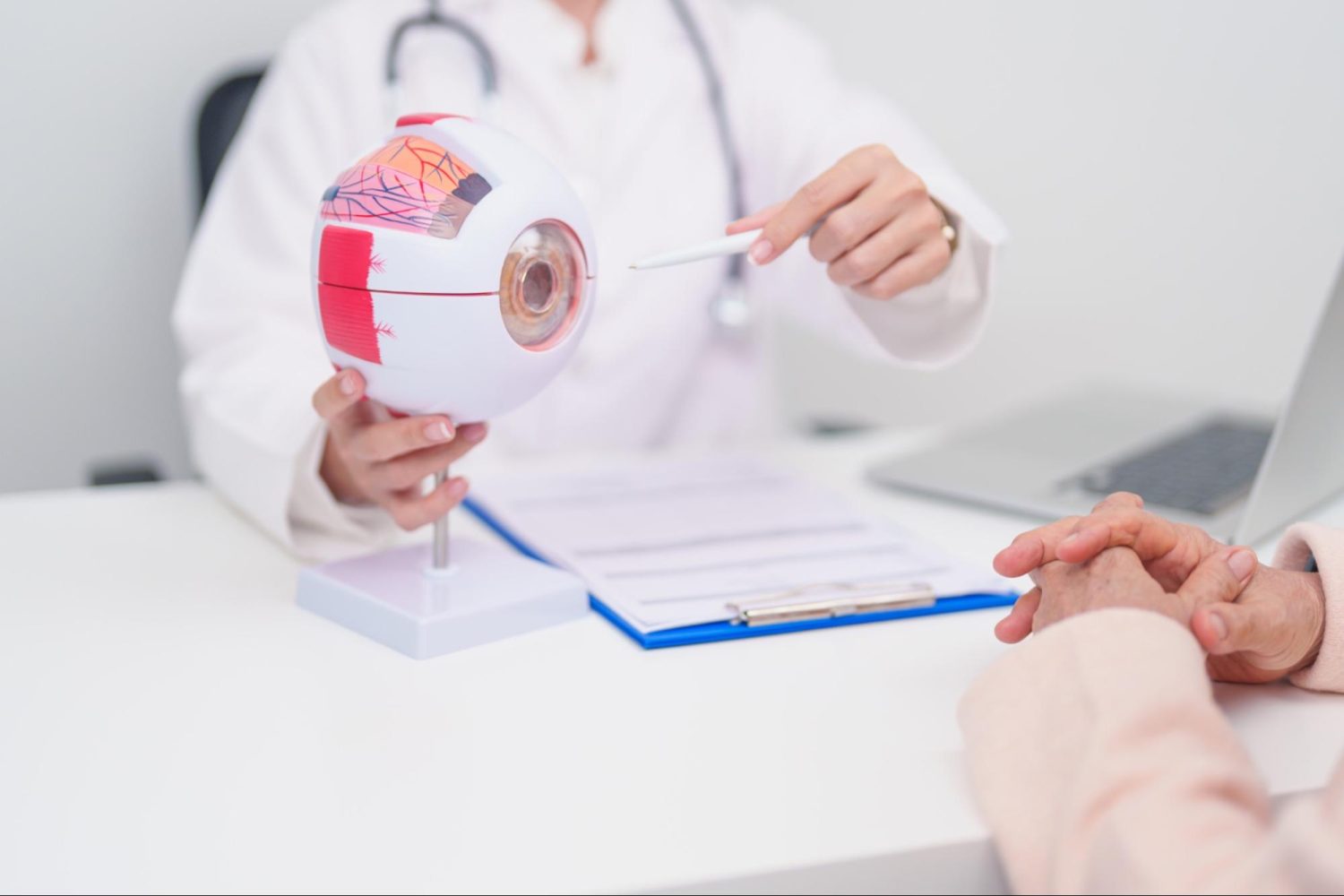 網膜剥離の原因