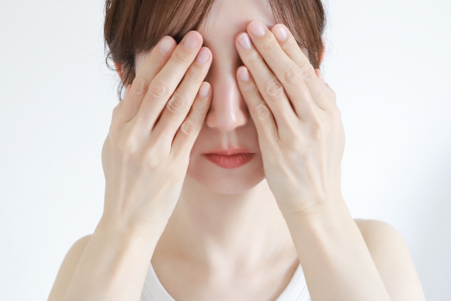 目の黒い点と網膜剥離の関係