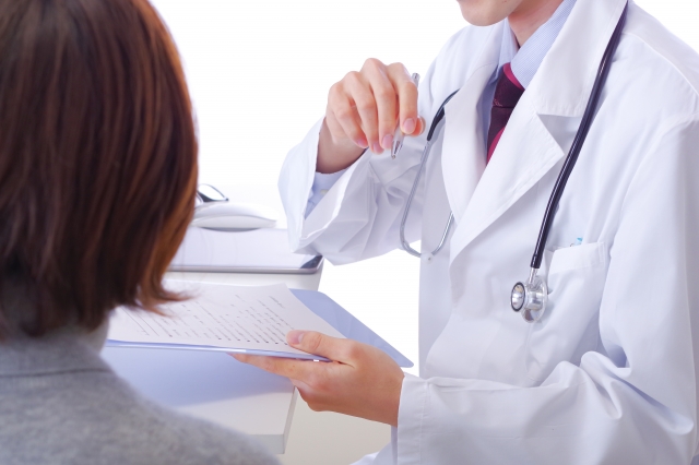 胃潰瘍の受診の目安と検査、診断の流れ