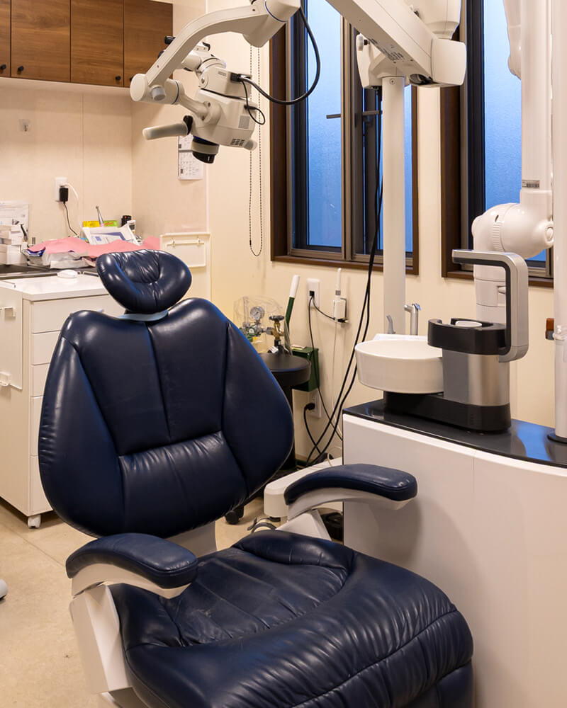 精密な事前診断とサージカルガイドで安全な治療を