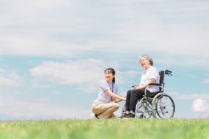 介護用車椅子の選び方と種類｜介助式・自走式・電動の違いとレンタル利用のポイントを解説