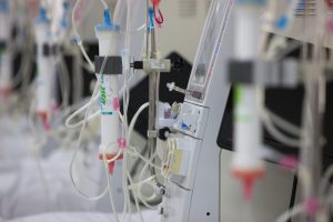 血液透析中に“よく起こる5つの症状”をご存じですか？ つらい症状の原因を医師が解説