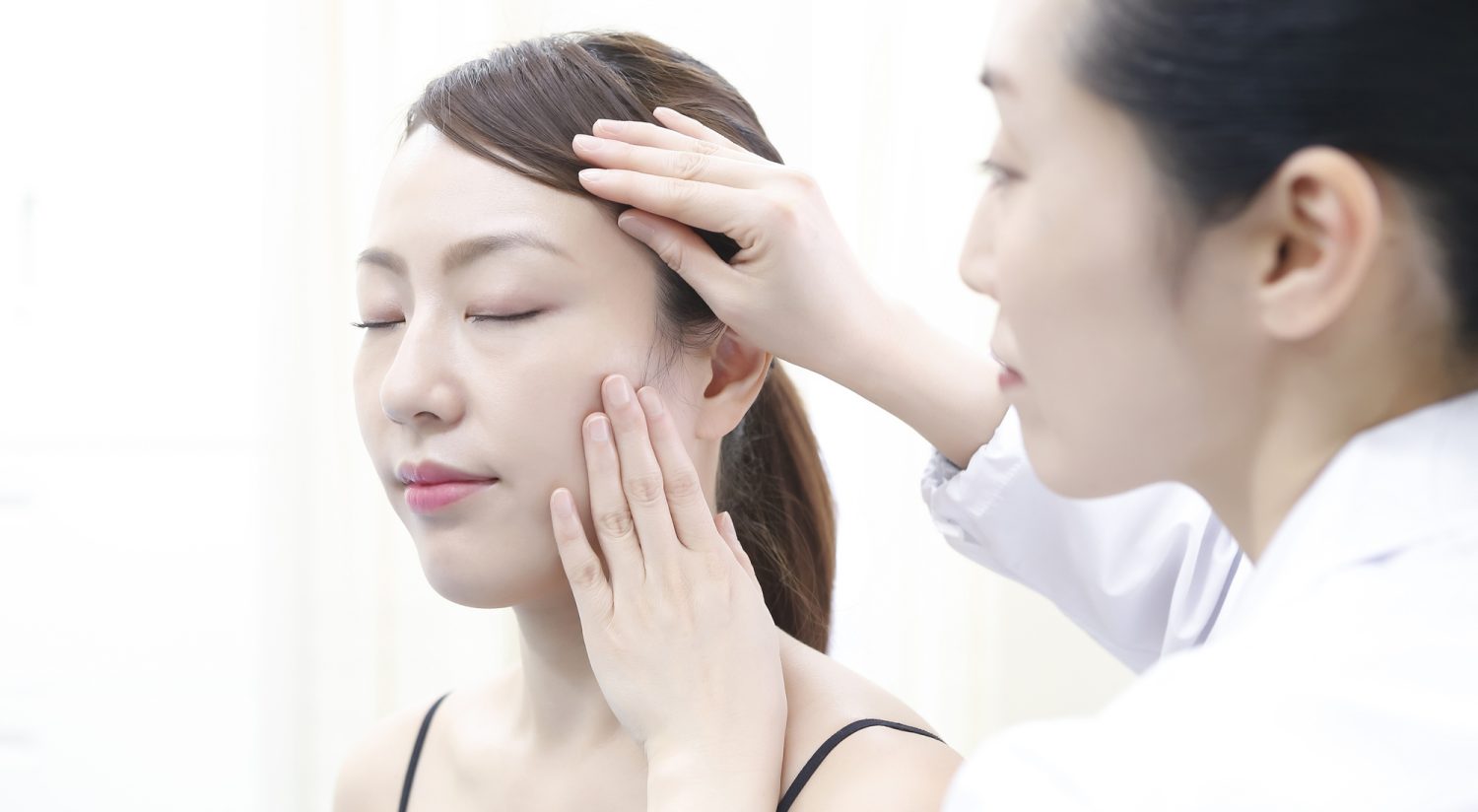 顔のたるみ治療の選択肢とは?