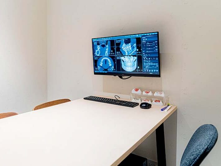 やいづ原崎矯正歯科