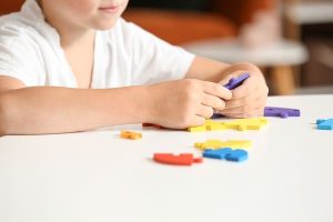 初期の発達障害に見られる行動サインとは?ASD・ADHD・DCDの特徴と対処法
