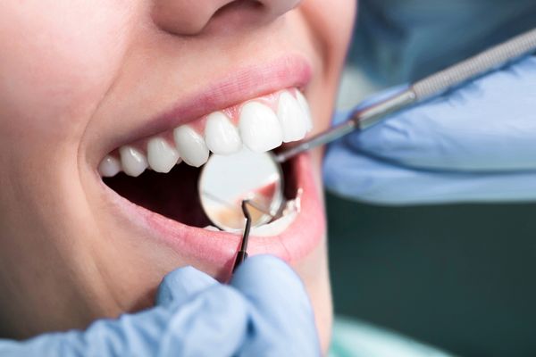 なぜ自費の根管治療は歯を残せるのか？成功率が変わる理由を解説