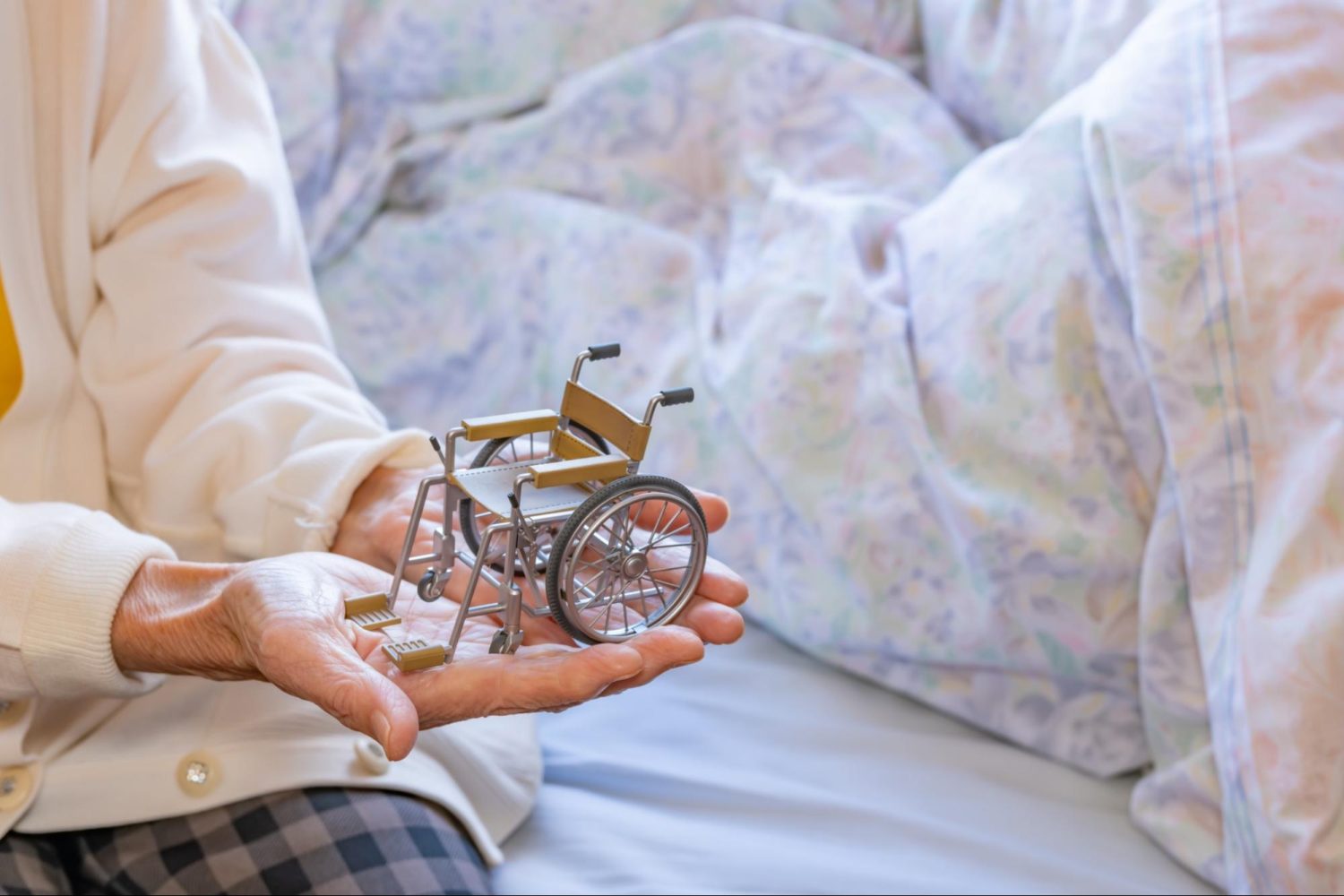 介護のベッド移乗をサポートする補助具やアイテム