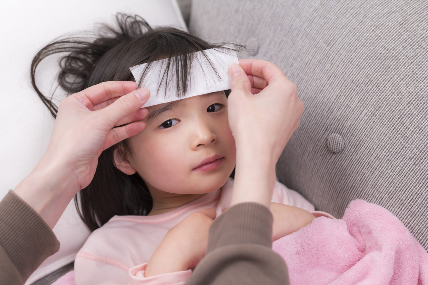 休日や夜中に発熱したとき、家庭でできること