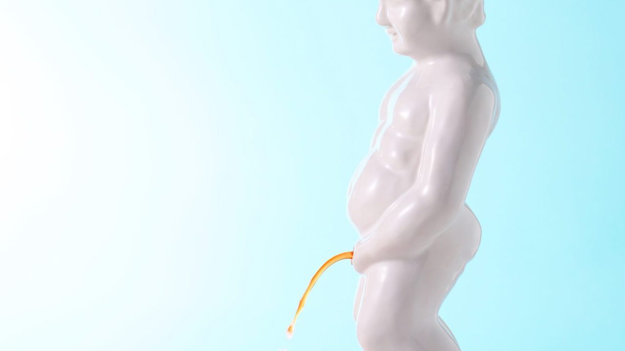 放置厳禁! 「血尿」や「尿の勢いが弱い」は病気のサイン? 受診すべき5つの目安【医師解説】