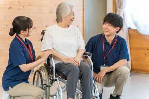 特別養護老人ホーム（特養）の入所条件とは？入所に時間がかかる理由や対処法も解説