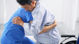 介護の現場で使われるトランスとは？移乗介助のやり方や注意点を解説