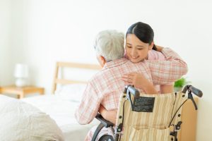 介護の三大介助とは？食事・入浴・排泄の介助方法と注意点を解説します