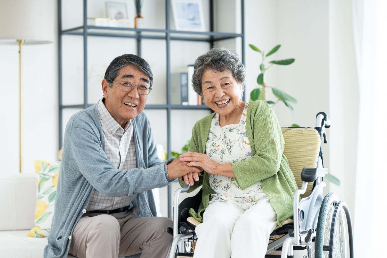 サービス付き高齢者向け住宅(サ高住)とは?ほかの施設との違いや費用の目安、選び方のポイントを解説