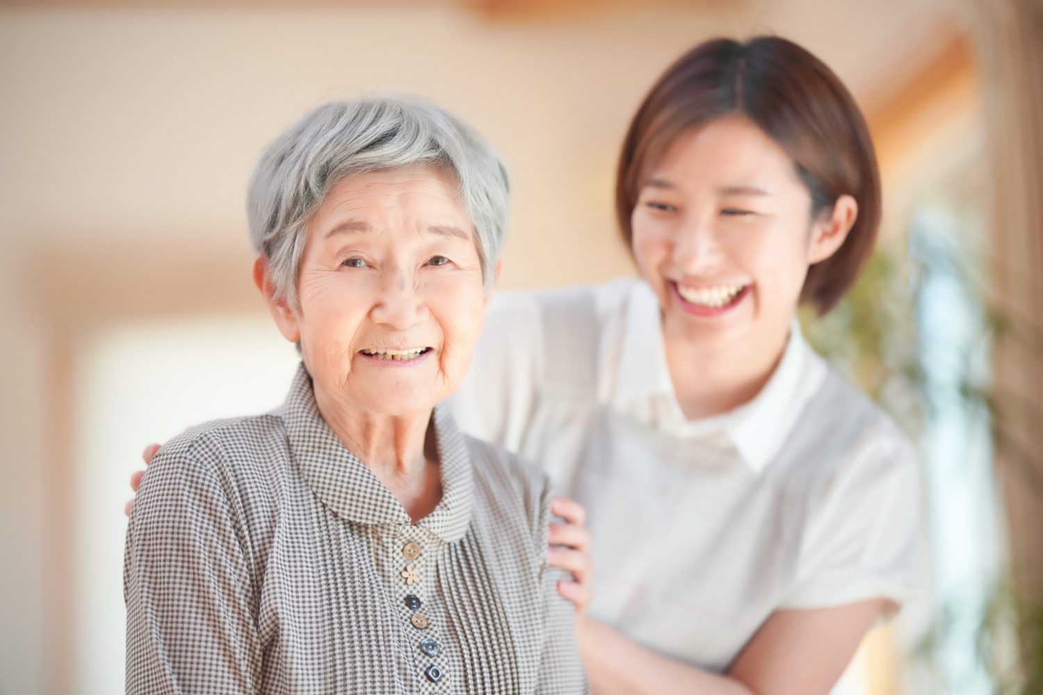 要介護1とはどのような状態？認定基準と受けられるサービス、費用の目安、手続きを解説