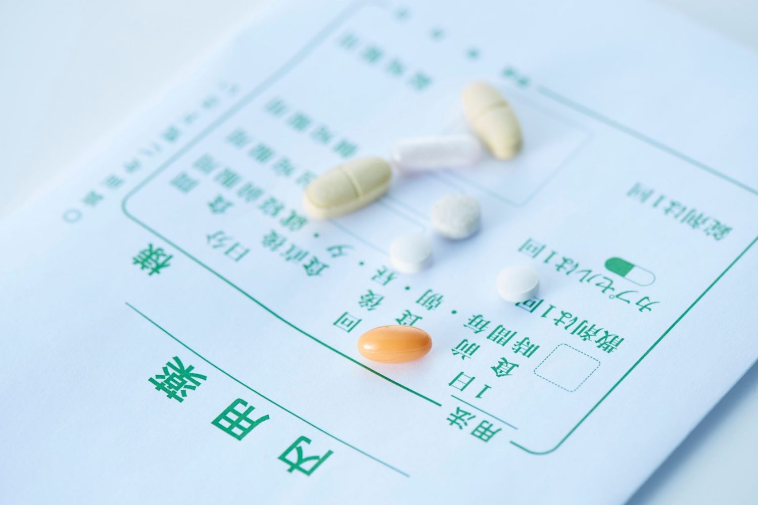 PTSD治療に用いられる薬の種類と効果、副作用