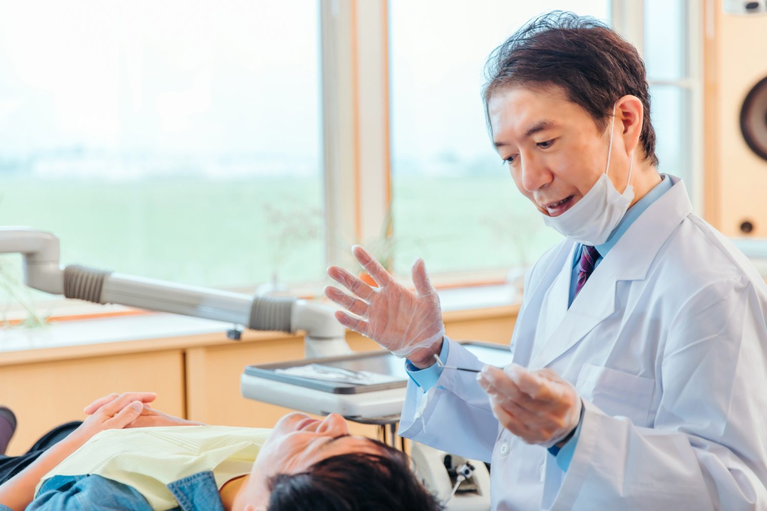 インプラント治療は老後にデメリットがある？老後に不安を感じやすい理由を解説