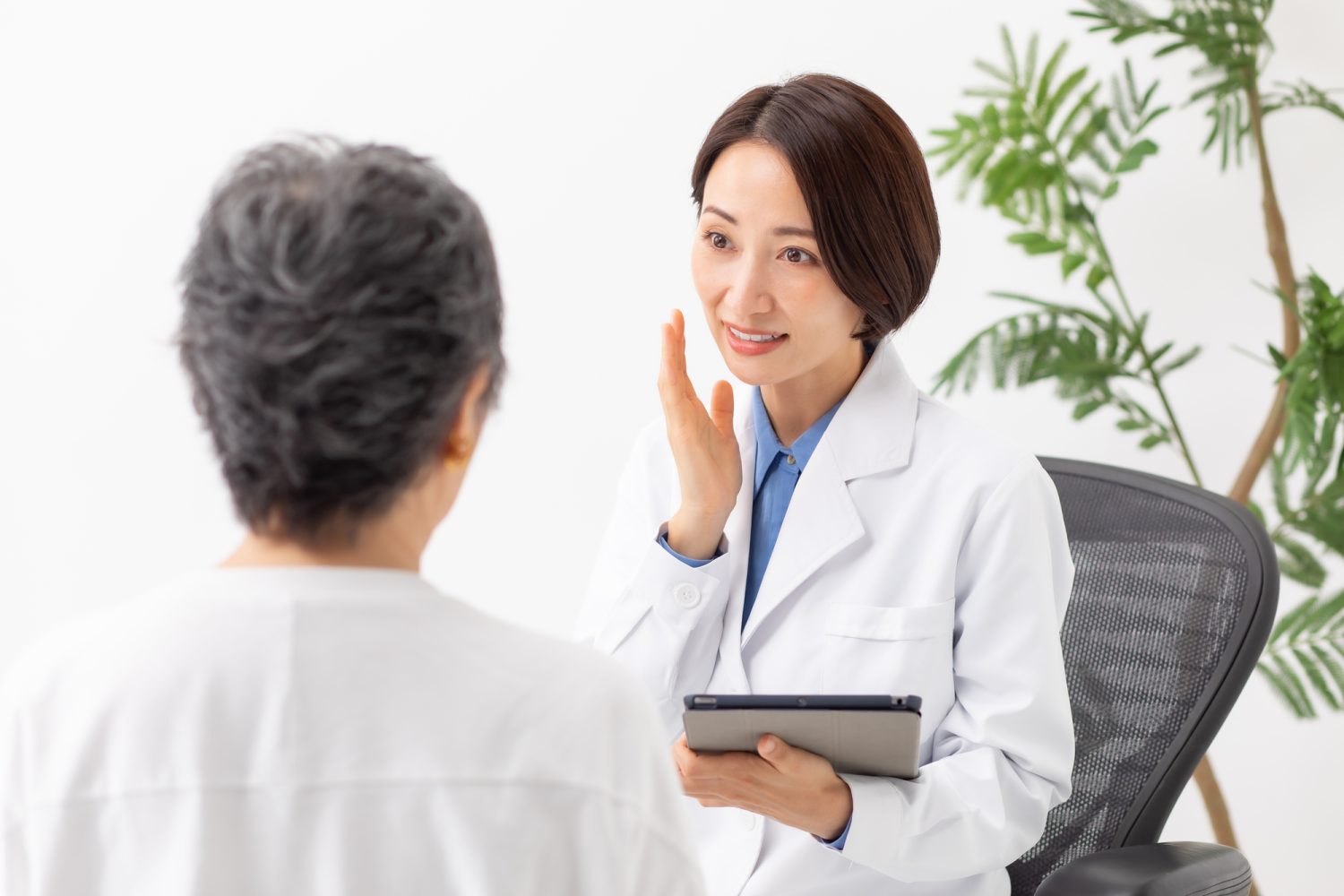 セルフケアでは消せないシミとは?