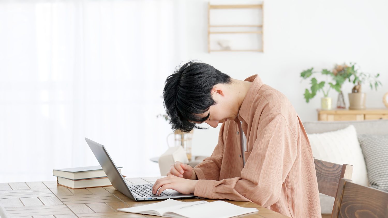 ナルコレプシーが疑われる症状とは？ 見逃しやすい症状は？