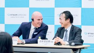 視力矯正に「眼内コンタクトレンズ」という選択肢―普及に向けた課題は