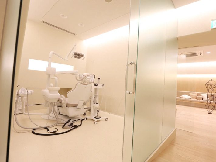 横浜駅西口歯科