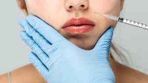 ヒアルロン酸注入後の運動や入浴は？ 『しわ』治療の注意点【医師解説】