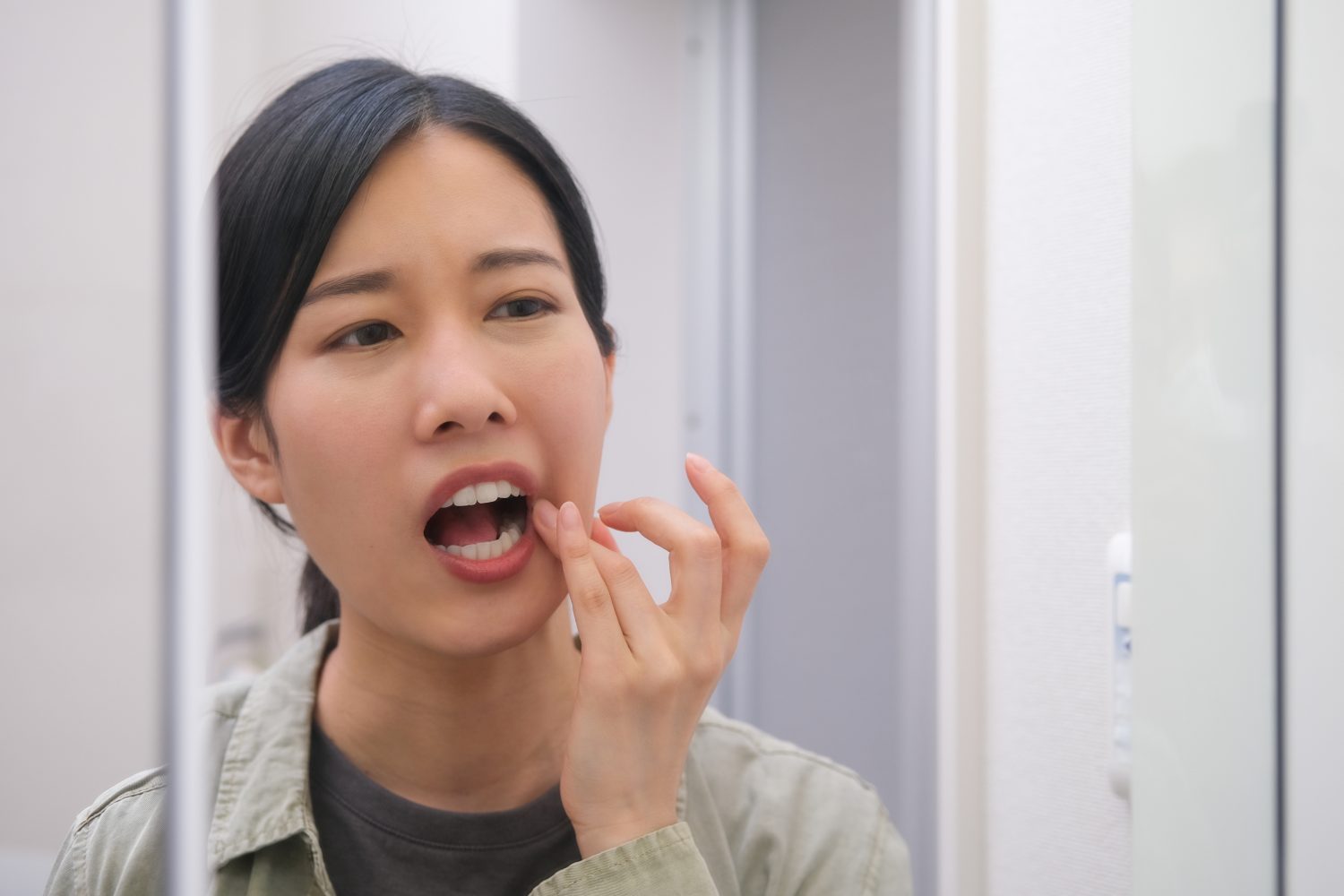 歯列矯正による舌の口内炎の痛みを和らげる方法