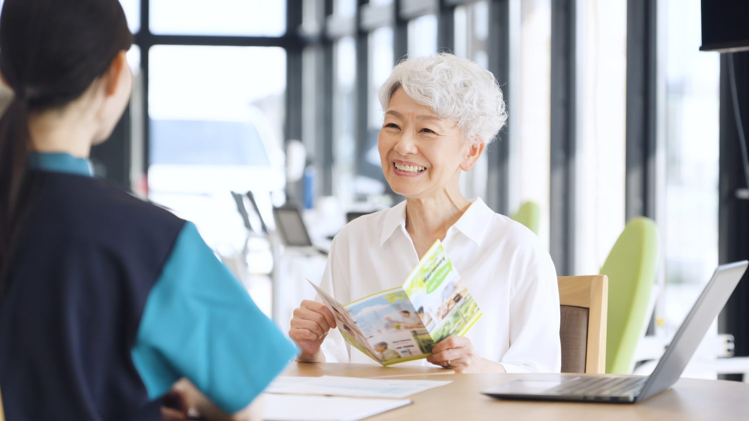 介護施設の費用に使える補助制度は?入居費用の目安と負担を抑える方法を解説