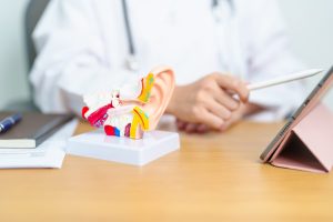 これって中耳炎？症状からわかるサインと受診の目安を解説