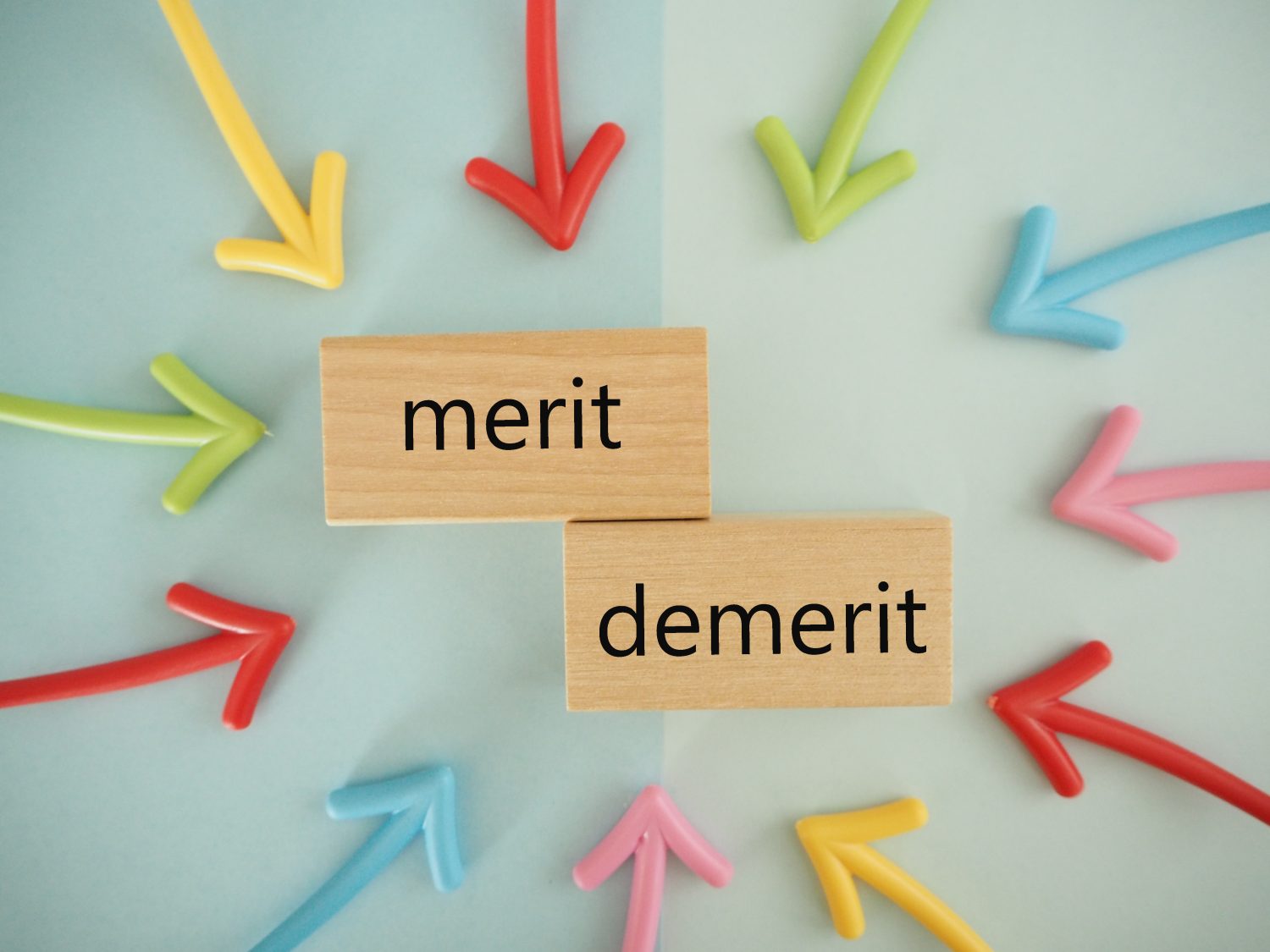 金属アレルギーに配慮した矯正装置ごとのメリットとデメリット