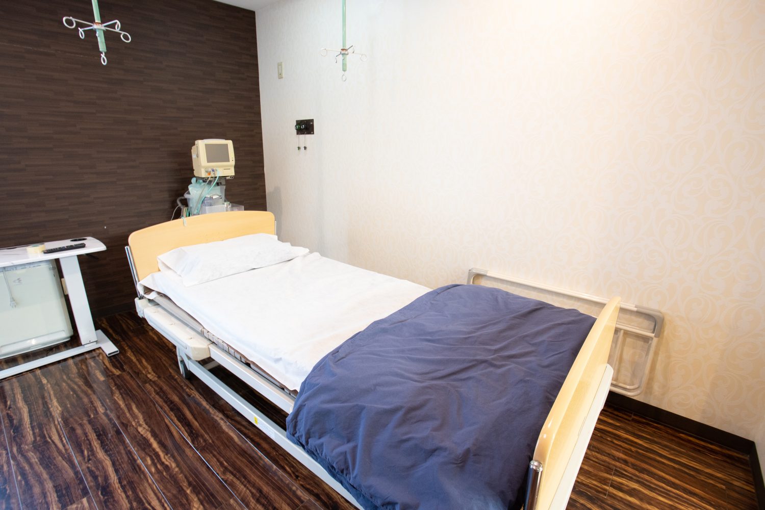 酒井形成外科photo