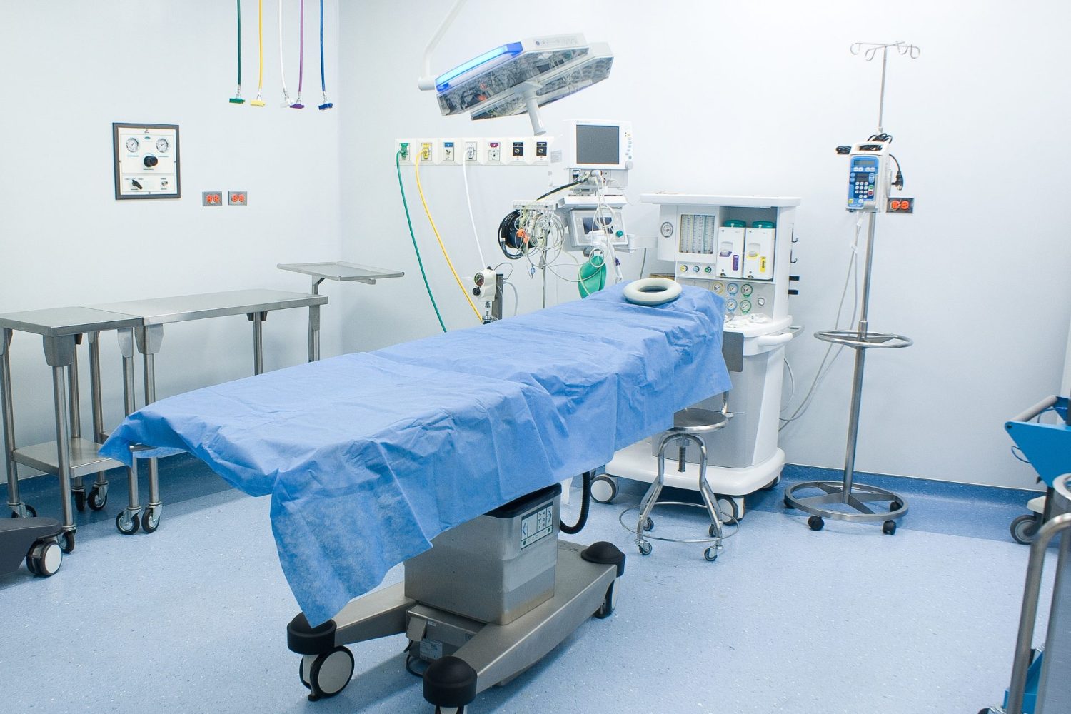 寝たきり高齢者が手術後に直面しやすいリスク