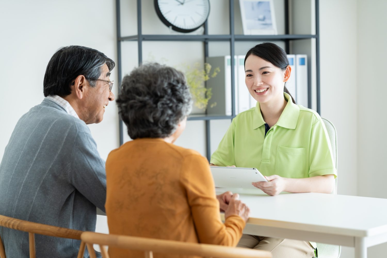 老老介護・認認介護の負担を軽減するための解決策