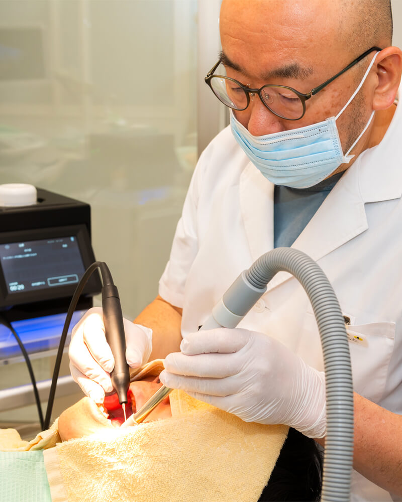 ブルーラジカルは原因菌を99.99％殺菌。重度歯周病の回復を助ける