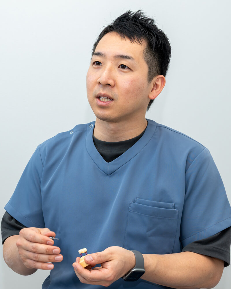 片顎全体の人工歯を4本のインプラントで支える「オールオン4」