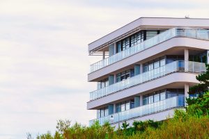 介護付きマンションとは？費用の目安やサービス内容、注意点を解説します