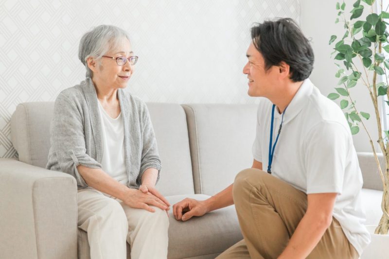 男性介護職と高齢の方