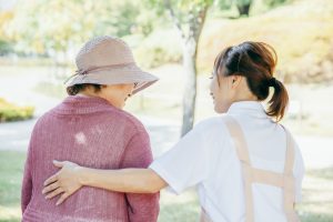 デイサービスとデイケアは併用できる？利用条件や使い分けなど詳しく解説