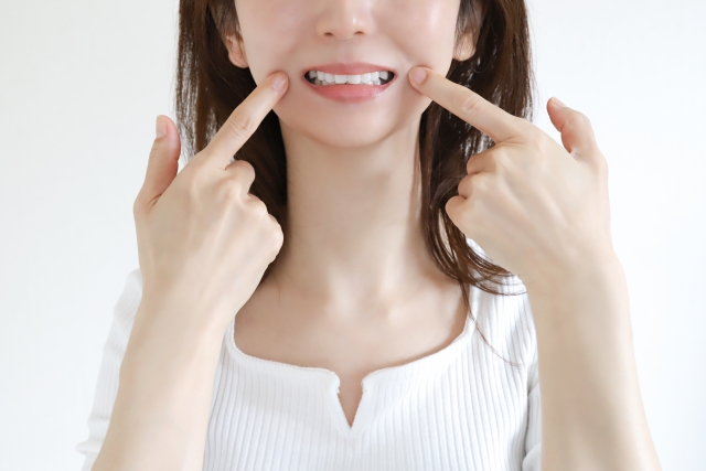 歯周病の初期症状として現れやすいサイン