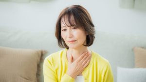 【闘病】喉の違和感が手術不可に… 非喫煙の母を襲ったステージ3c『肺腺がん』