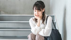 『適応障害』になりやすい人の特徴をご存じですか？ “春”に注意が必要な理由も医師が解説
