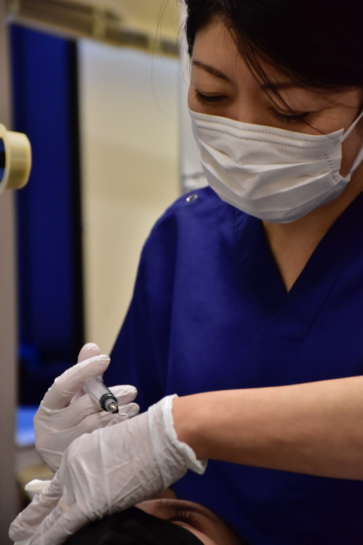 治療は30分の日帰り手術。翌日から仕事も入浴も可能