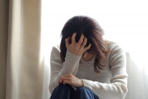 頭痛の原因と治し方は？慢性的な頭痛の種類と対処法を解説