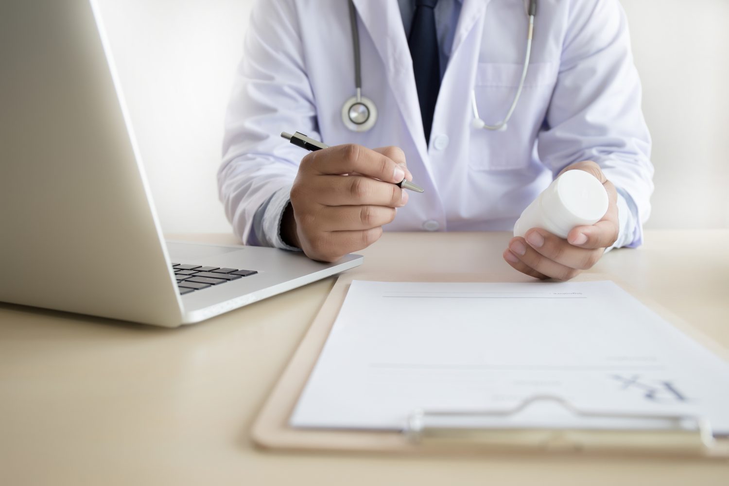 抗うつ薬ってどんな薬? どのように効く?