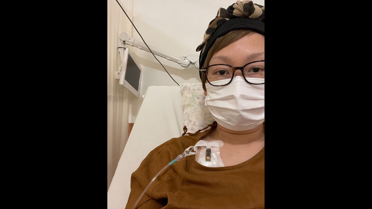 右胸上部のしこりの正体は乳がんだった