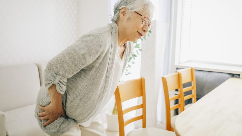 放置NG！ 『鼠径ヘルニア』のセルフチェックと治療法【医師監修】