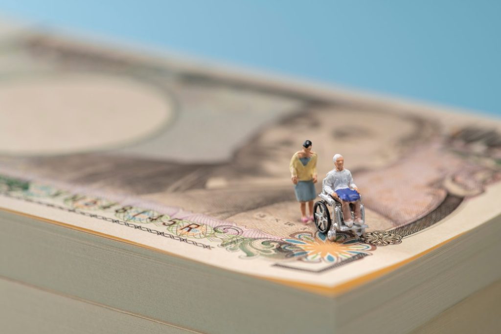 介護でお金がないときの対処法｜費用の目安と使える公的支援制度を解説